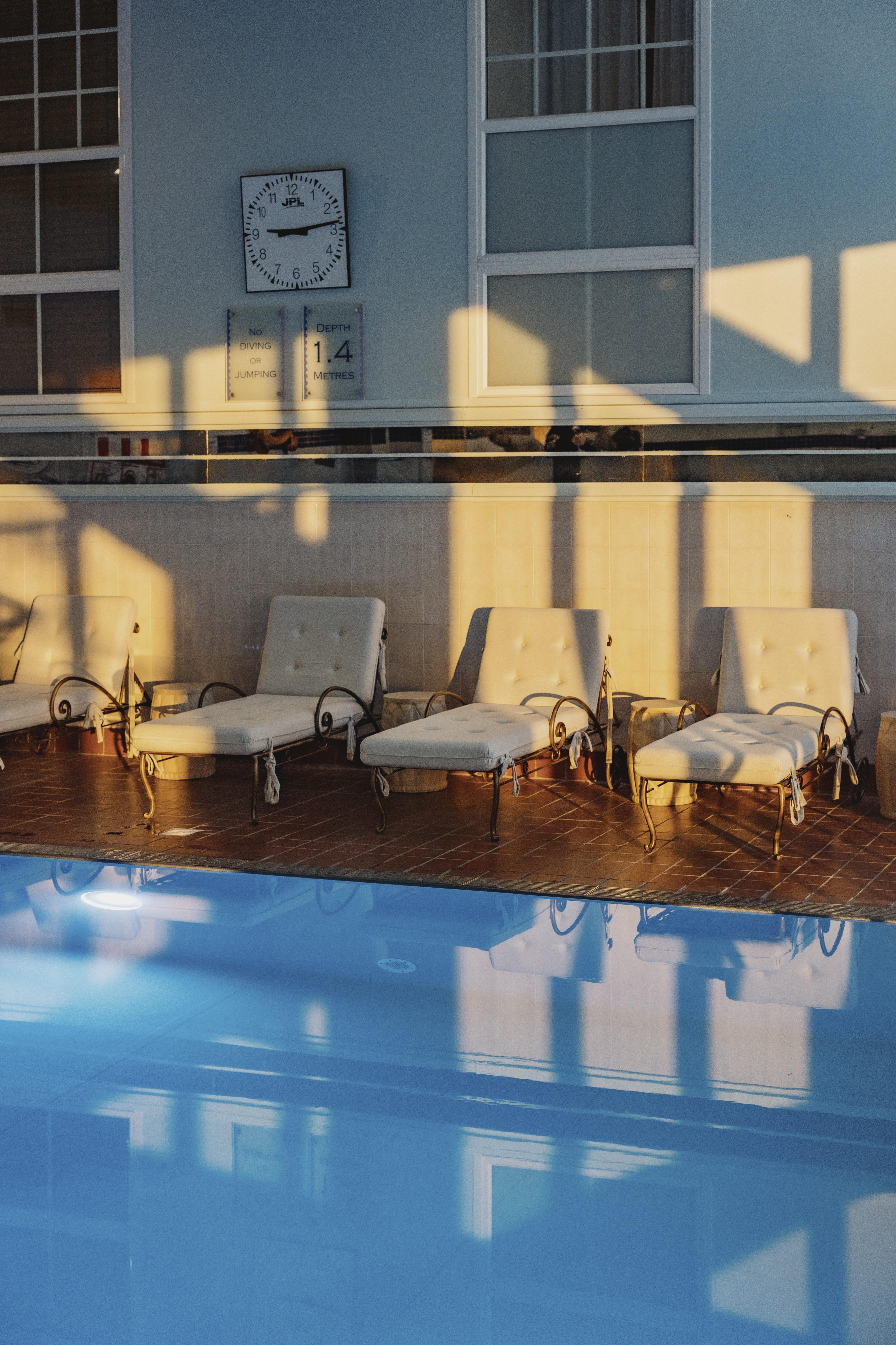 Marine Troon Hotel Eksteriør billede Sunloungers at a pool