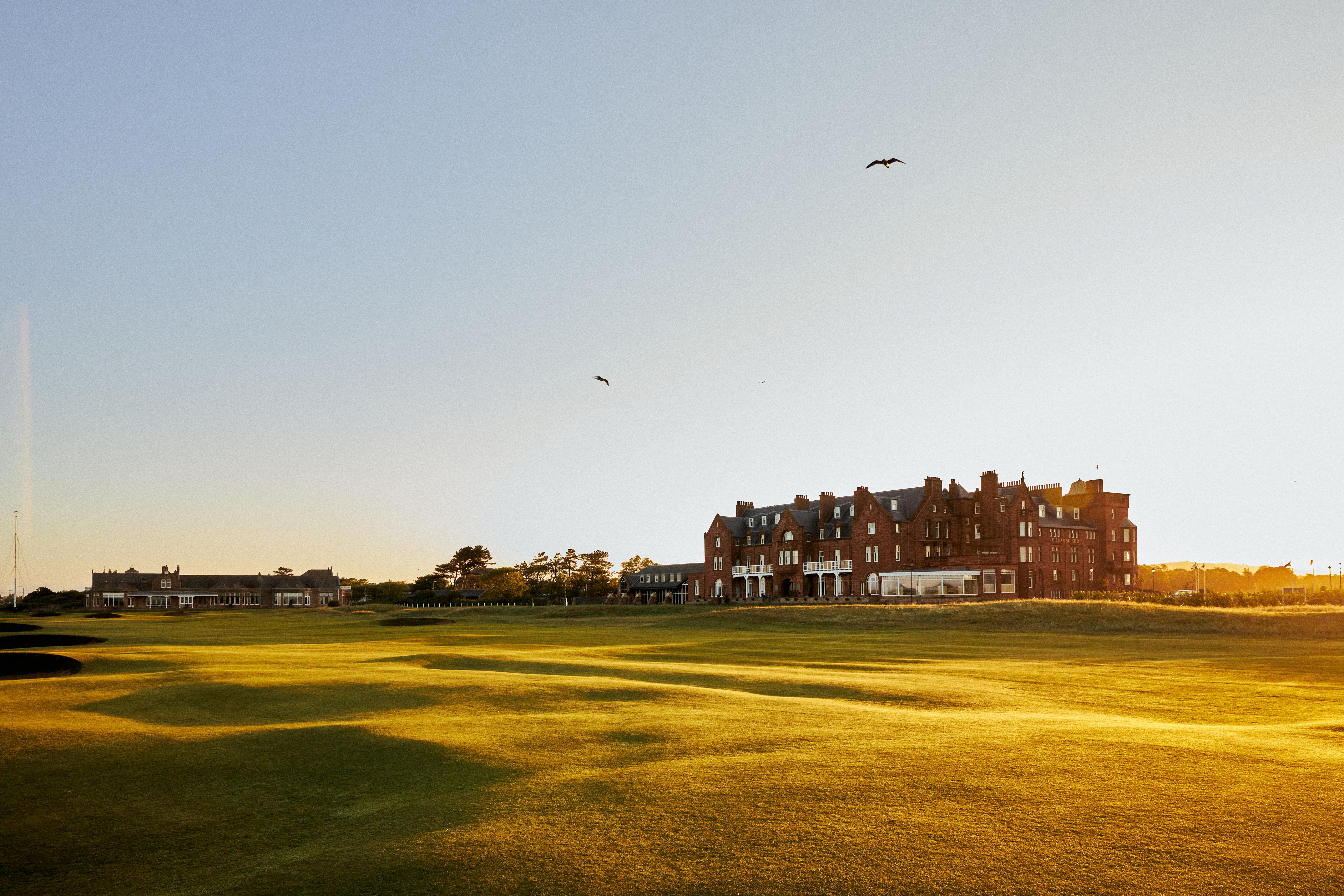 Marine Troon Hotel Eksteriør billede The Old Course at sunset